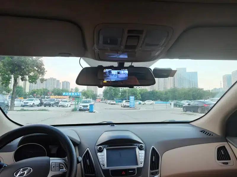 Hyundai ix35 2010 2.0L Automatic 2WD Elite GLS — миниатюра 11