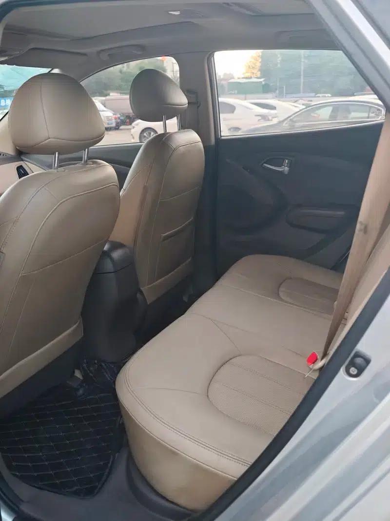 Hyundai ix35 2010 2.0L Automatic 2WD Elite GLS — миниатюра 13