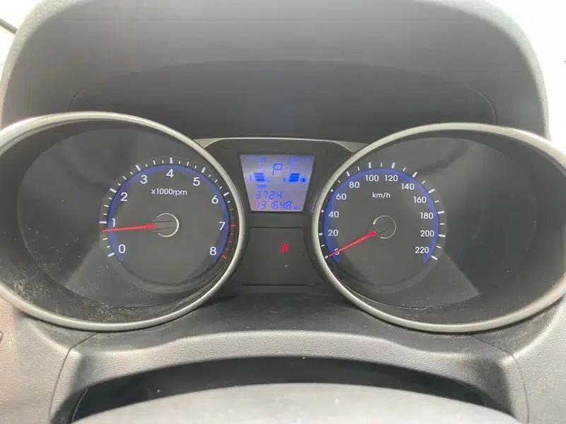 Hyundai ix35 2012 2.0L Automatic 2WD Elite GLS — миниатюра 11