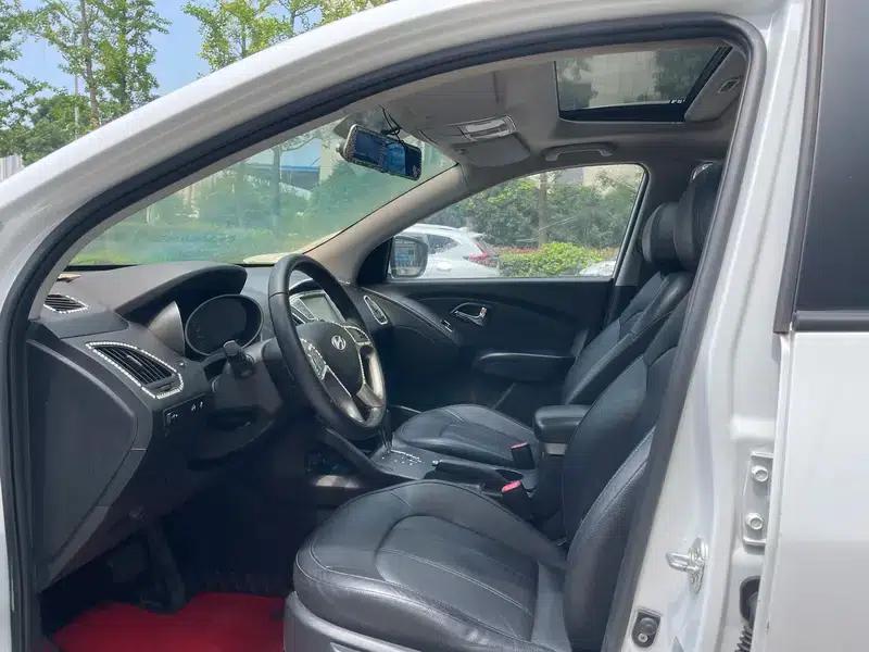 Hyundai ix35 2012 2.0L Automatic 2WD Elite GLS — миниатюра 14