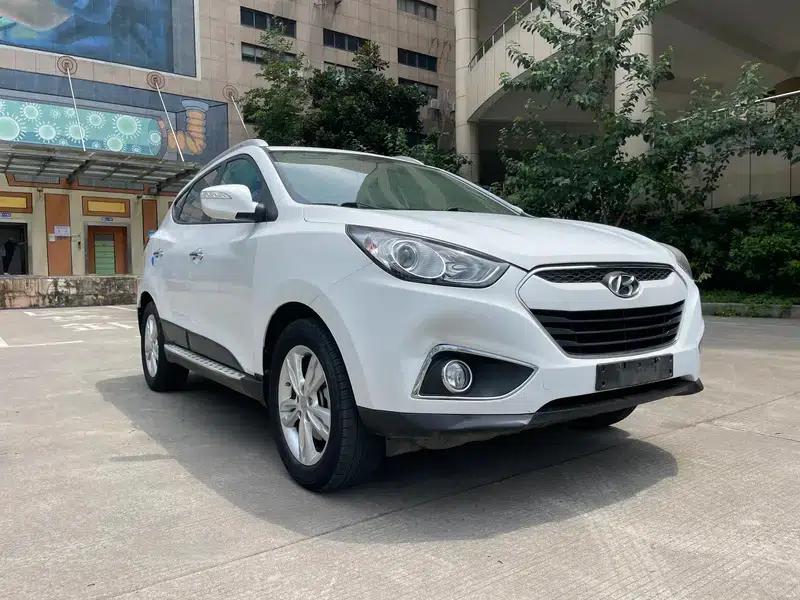 Hyundai ix35 2012 2.0L Automatic 2WD Elite GLS — миниатюра 3
