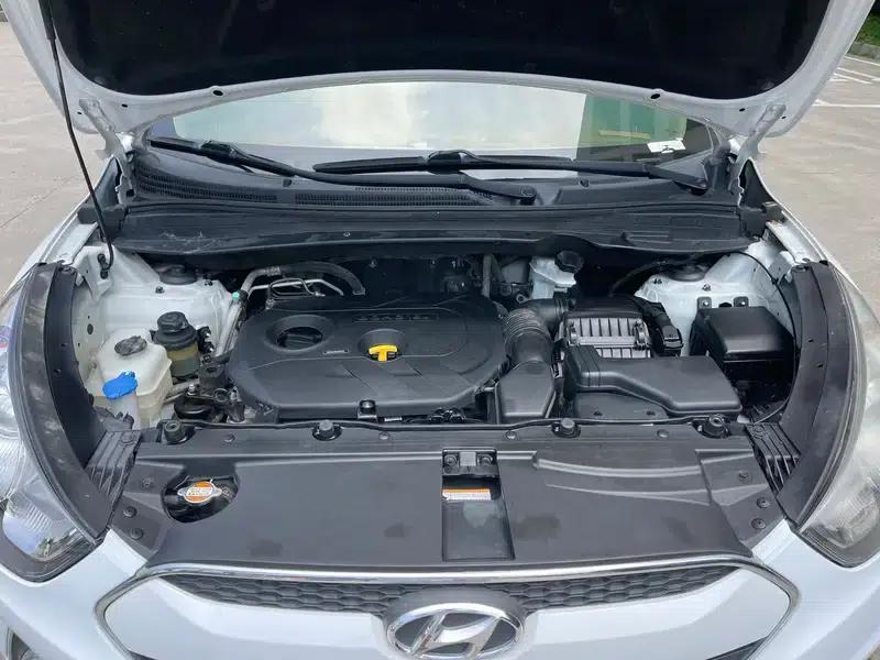 Hyundai ix35 2012 2.0L Automatic 2WD Elite GLS — миниатюра 6