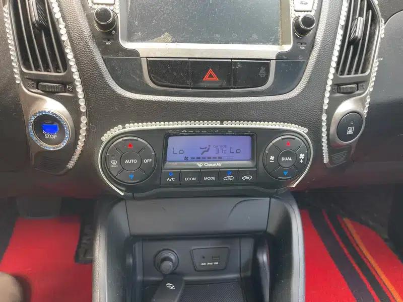 Hyundai ix35 2012 2.0L Automatic 2WD Elite GLS — миниатюра 9