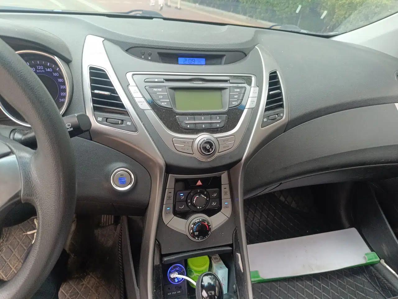 Hyundai Elantra (5th Generation / Langdong) 2012 1.6L Automatic Leading Model — миниатюра 13