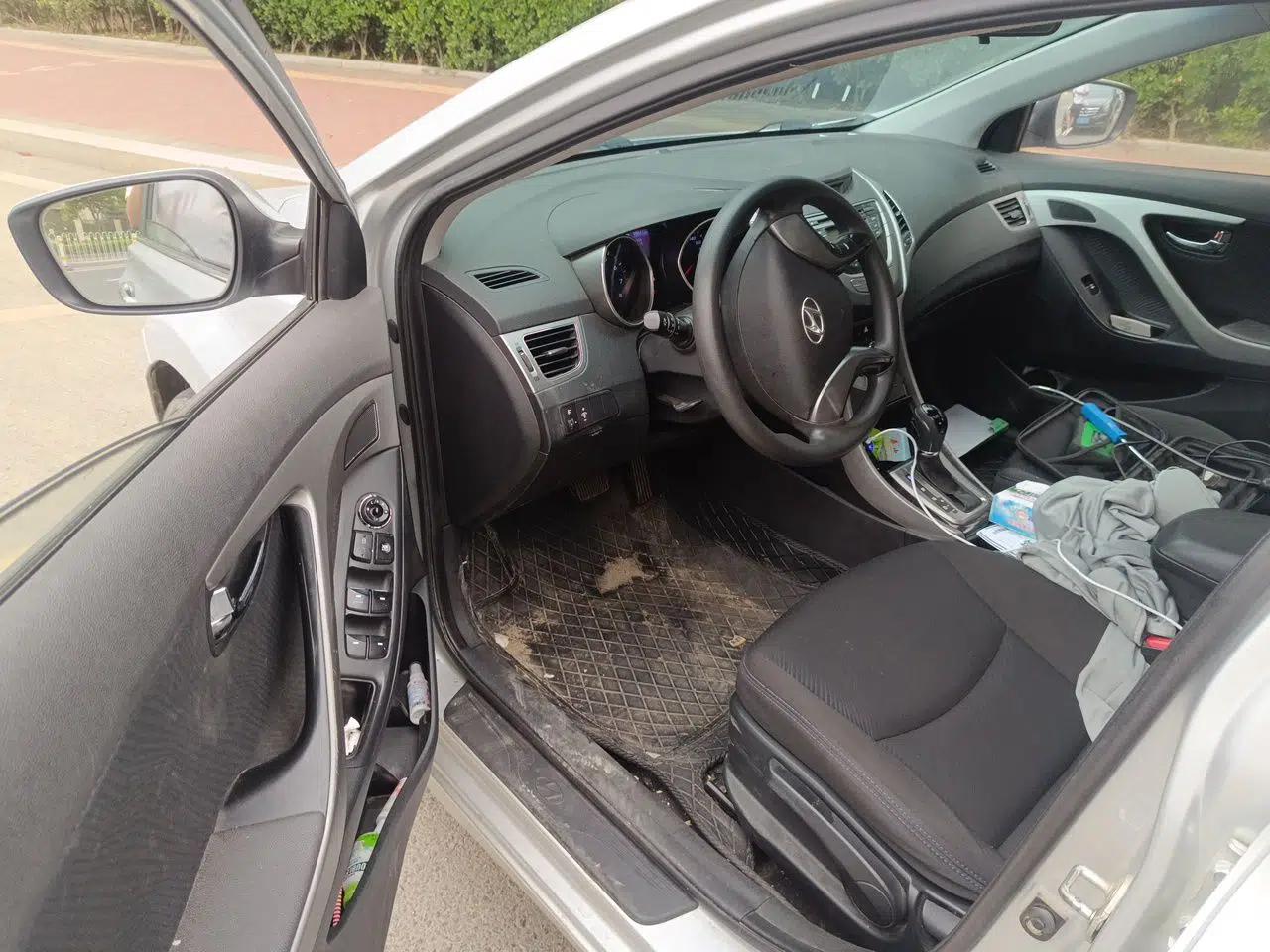 Hyundai Elantra (5th Generation / Langdong) 2012 1.6L Automatic Leading Model — миниатюра 16