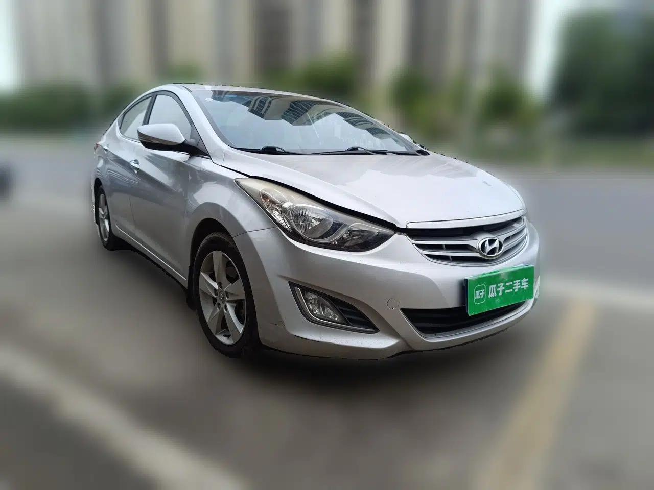 Hyundai Elantra (5th Generation / Langdong) 2012 1.6L Automatic Leading Model — миниатюра 3
