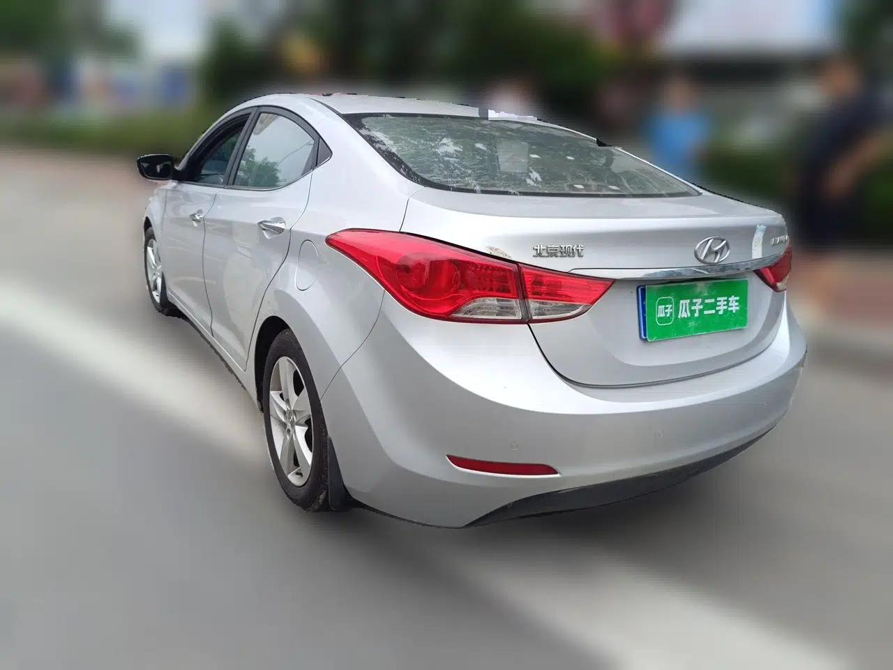 Hyundai Elantra (5th Generation / Langdong) 2012 1.6L Automatic Leading Model — миниатюра 4