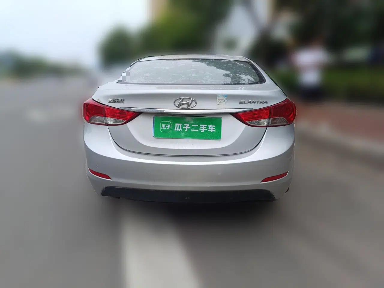 Hyundai Elantra (5th Generation / Langdong) 2012 1.6L Automatic Leading Model — миниатюра 5