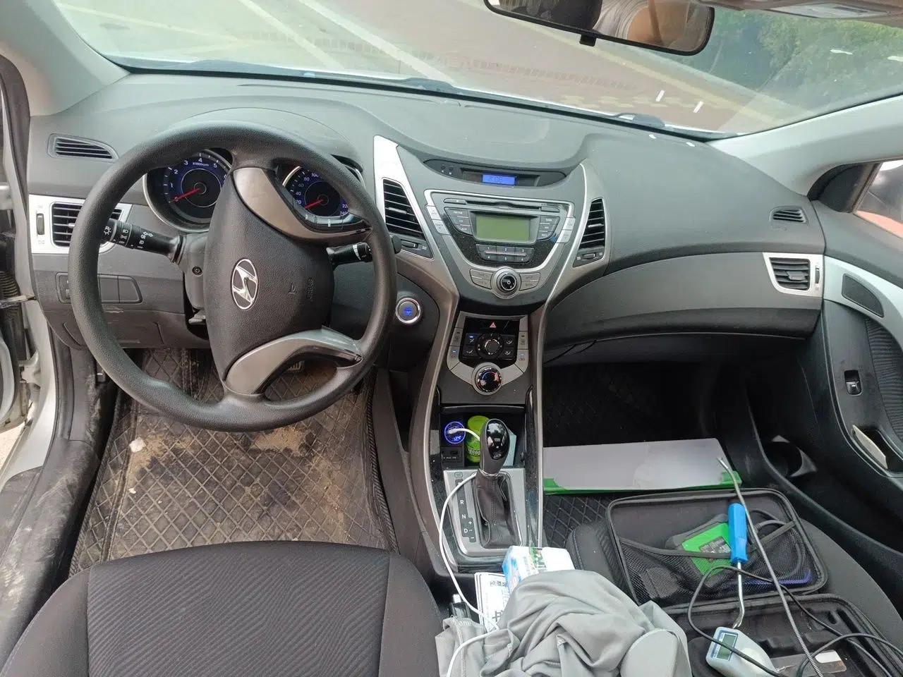 Hyundai Elantra (5th Generation / Langdong) 2012 1.6L Automatic Leading Model — миниатюра 9