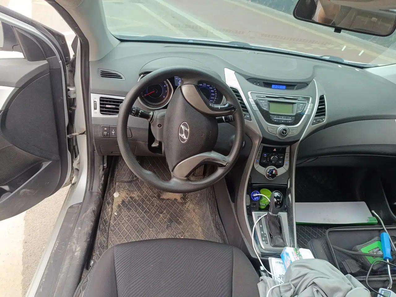 Hyundai Elantra (5th Generation / Langdong) 2012 1.6L Automatic Leading Model — миниатюра 10