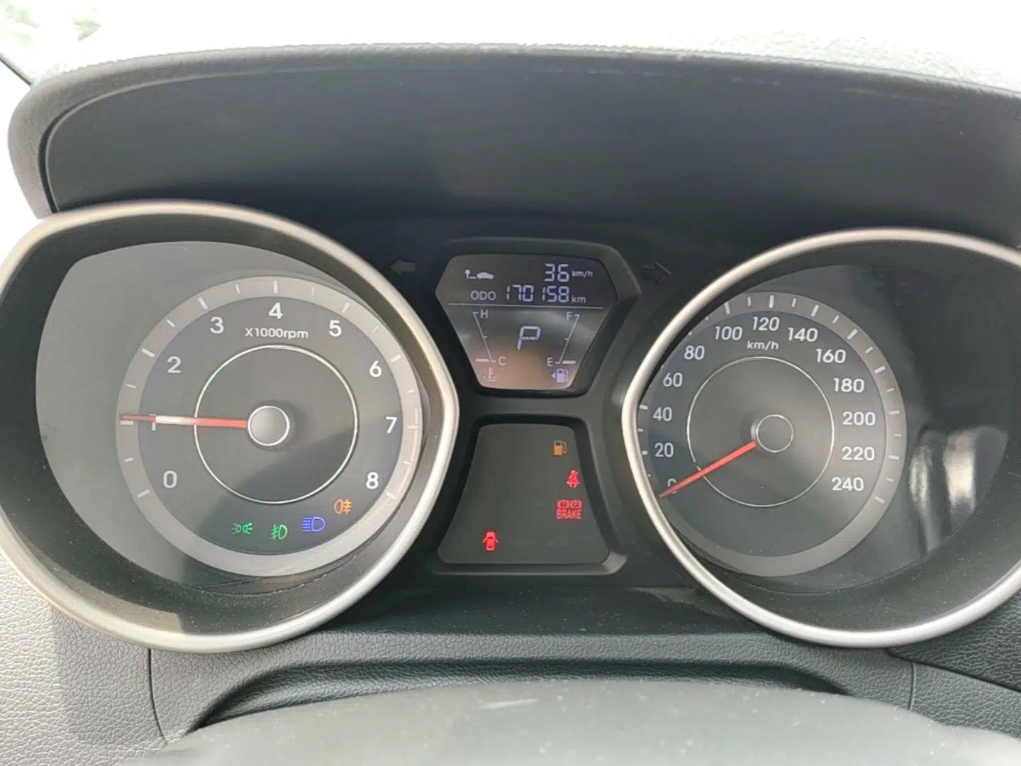 Hyundai Elantra (5th Generation / Langdong) 2015 1.6L Automatic Fashion Model — миниатюра 14