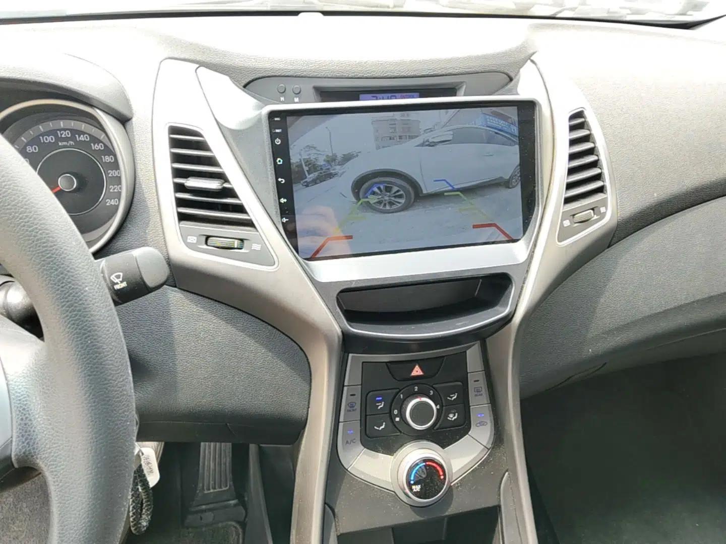 Hyundai Elantra (5th Generation / Langdong) 2015 1.6L Automatic Fashion Model — миниатюра 15