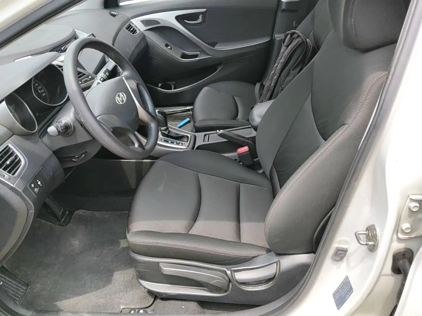 Hyundai Elantra (5th Generation / Langdong) 2015 1.6L Automatic Fashion Model — миниатюра 17