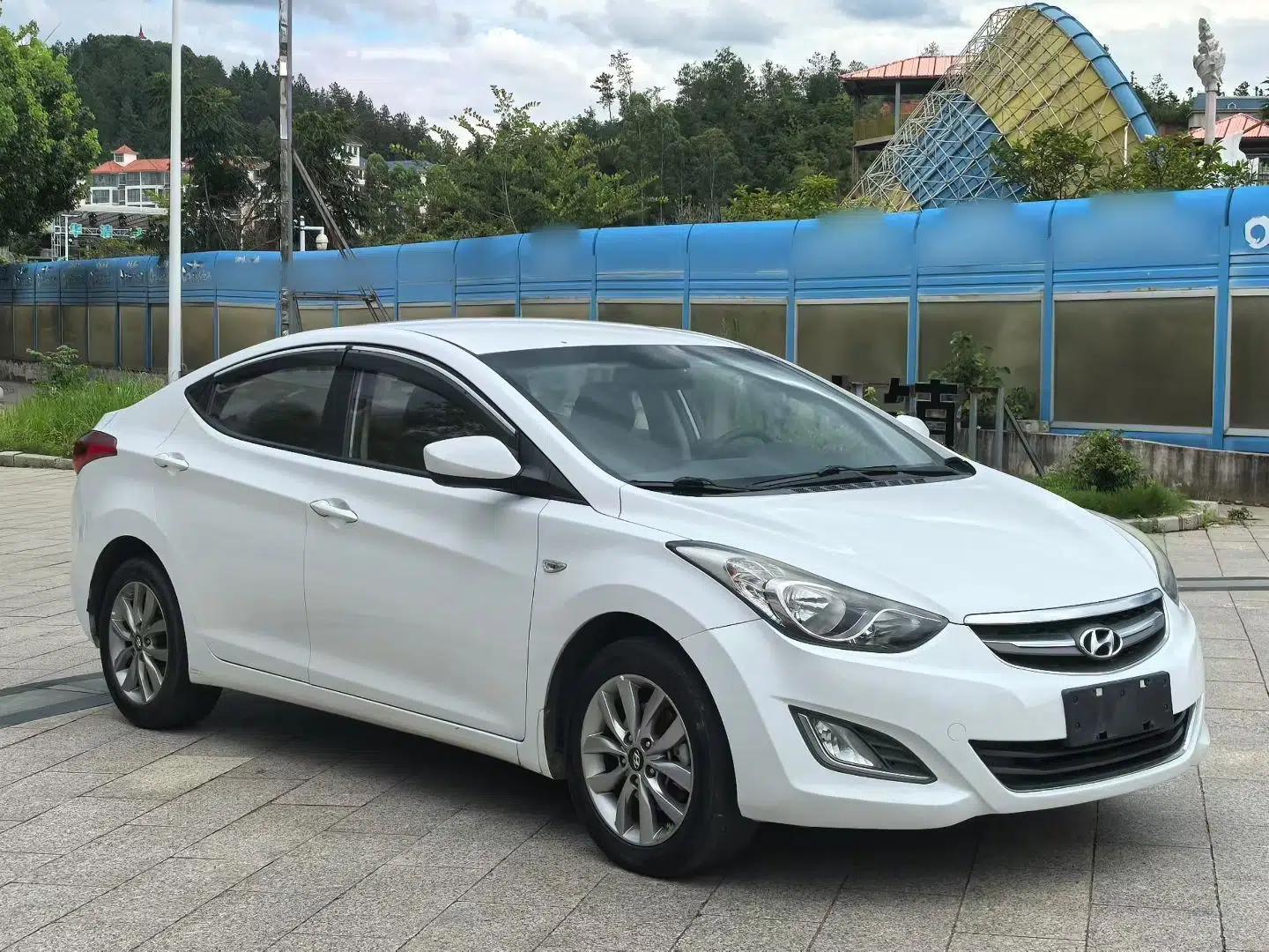 Hyundai Elantra (5th Generation / Langdong) 2015 1.6L Automatic Fashion Model — миниатюра 3