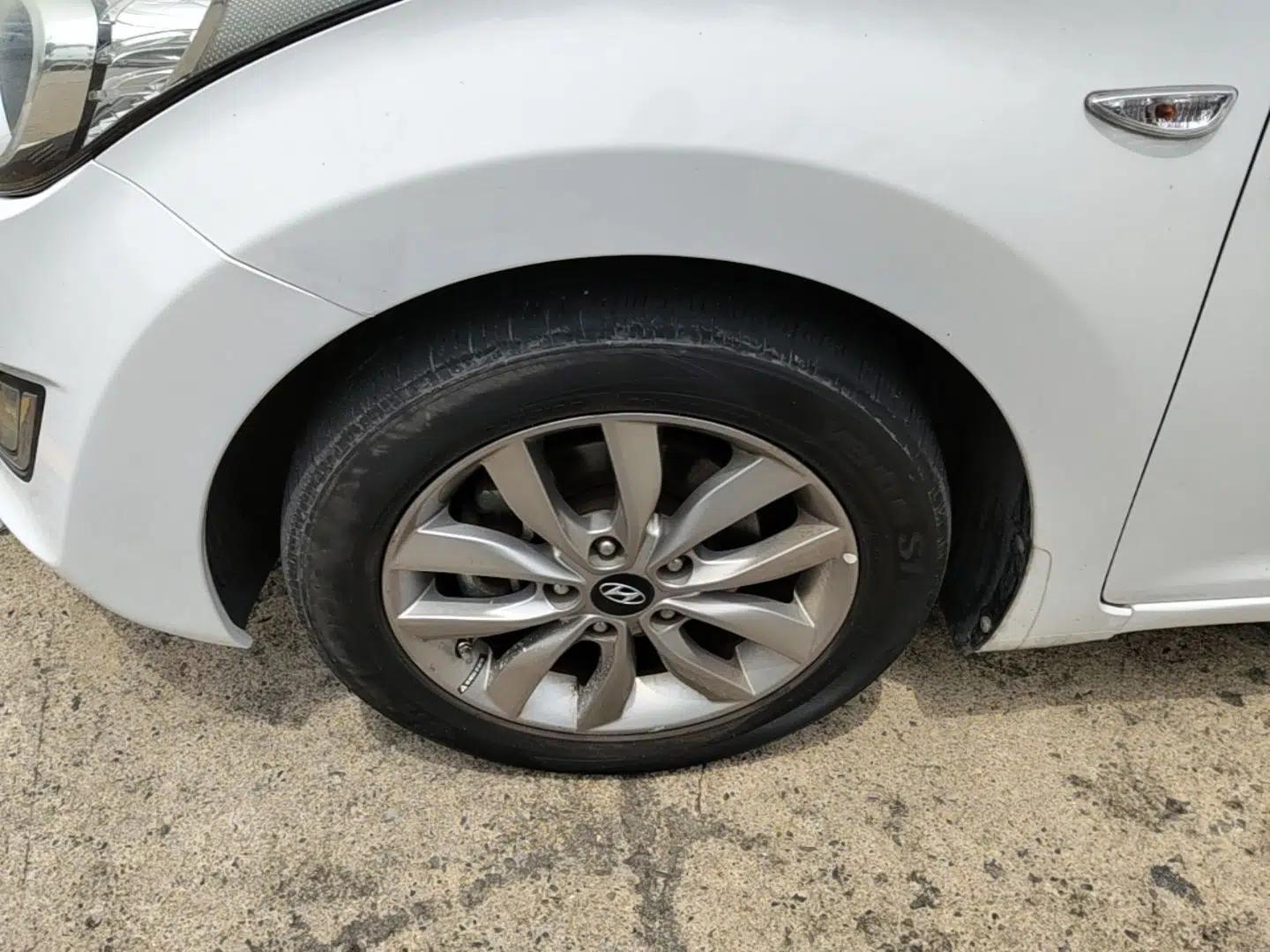 Hyundai Elantra (5th Generation / Langdong) 2015 1.6L Automatic Fashion Model — миниатюра 10