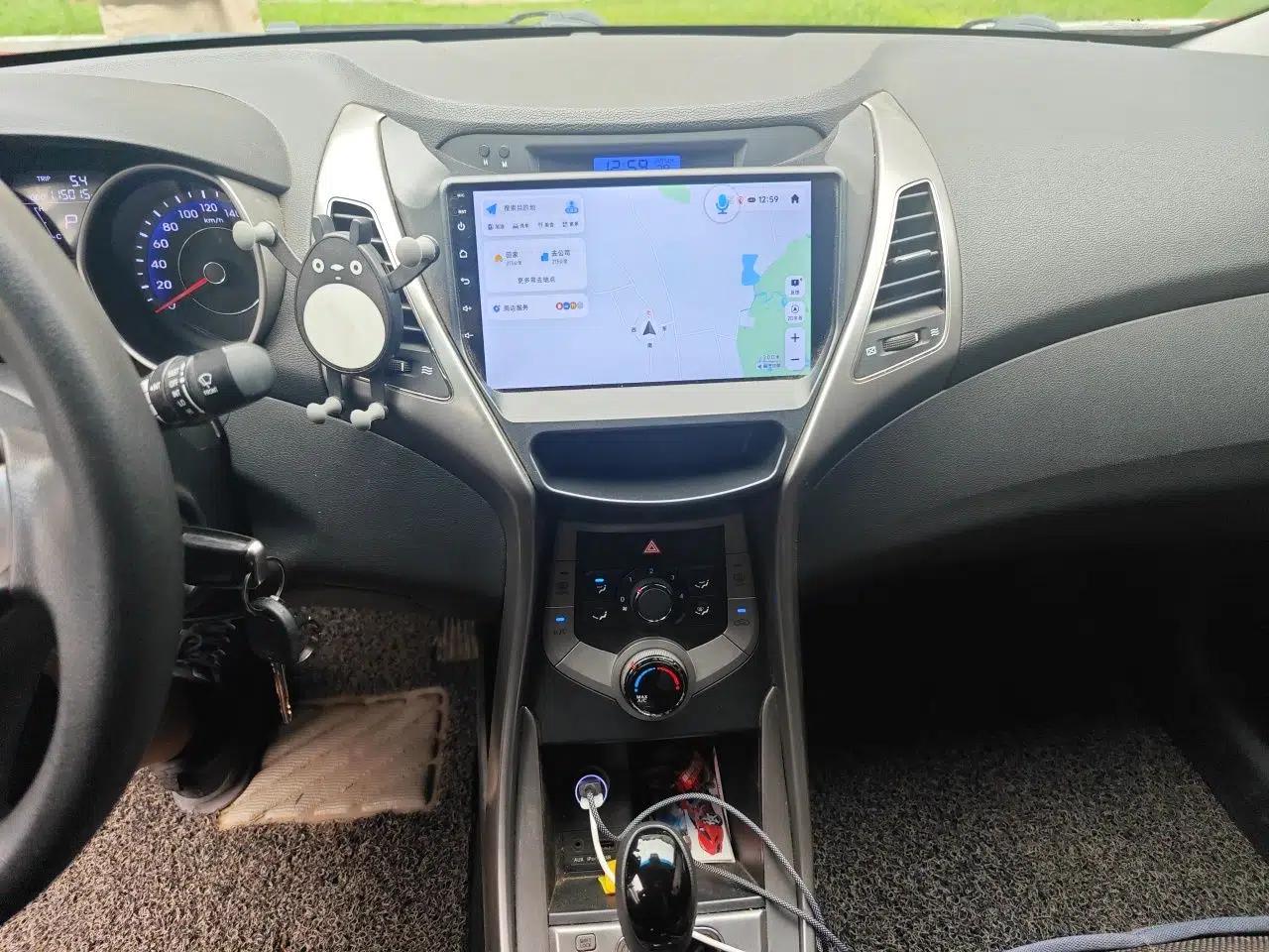 Hyundai Elantra (5th Generation / Langdong) 2012 1.6L Automatic Fashion Edition — миниатюра 13