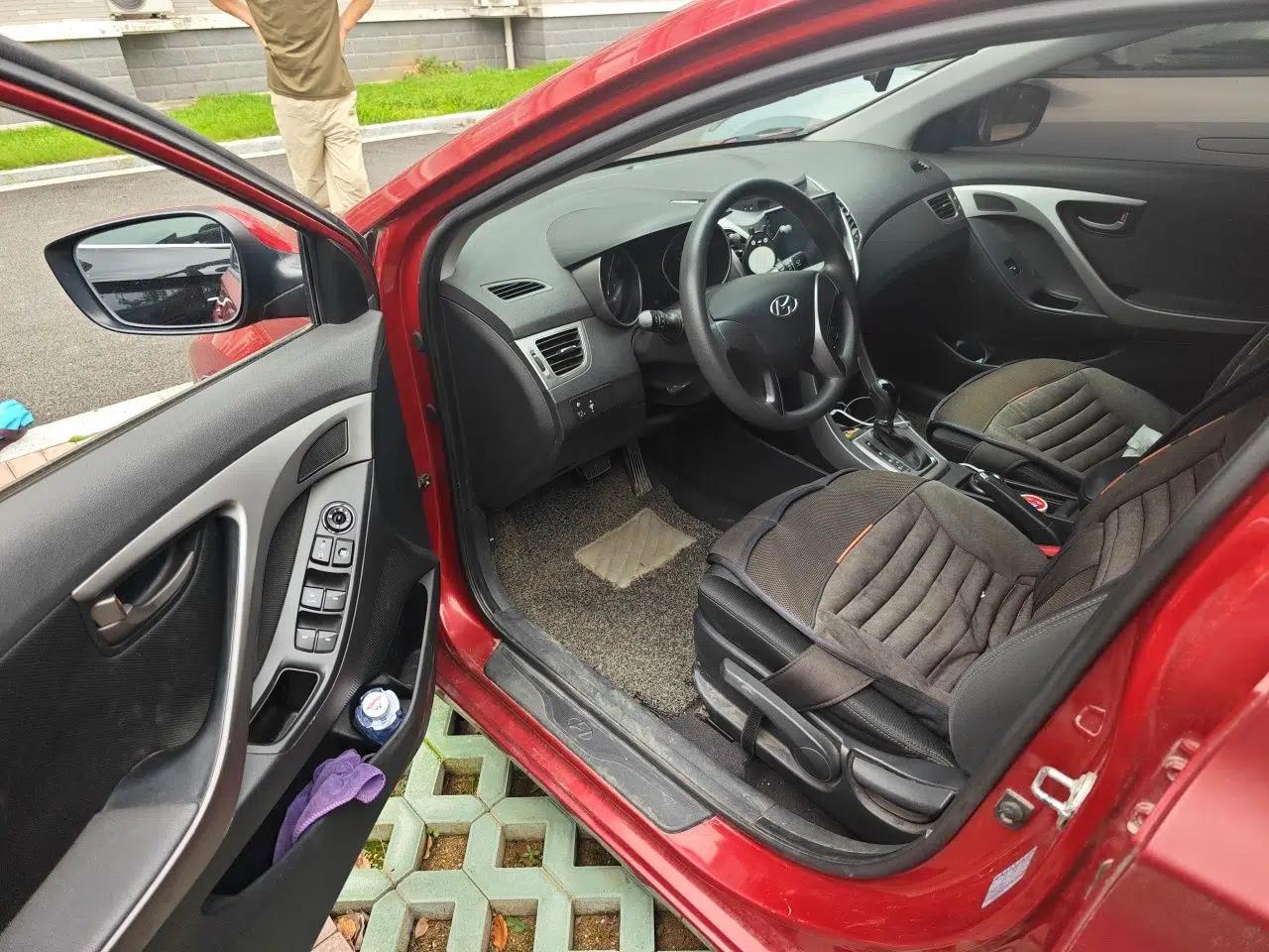 Hyundai Elantra (5th Generation / Langdong) 2012 1.6L Automatic Fashion Edition — миниатюра 16