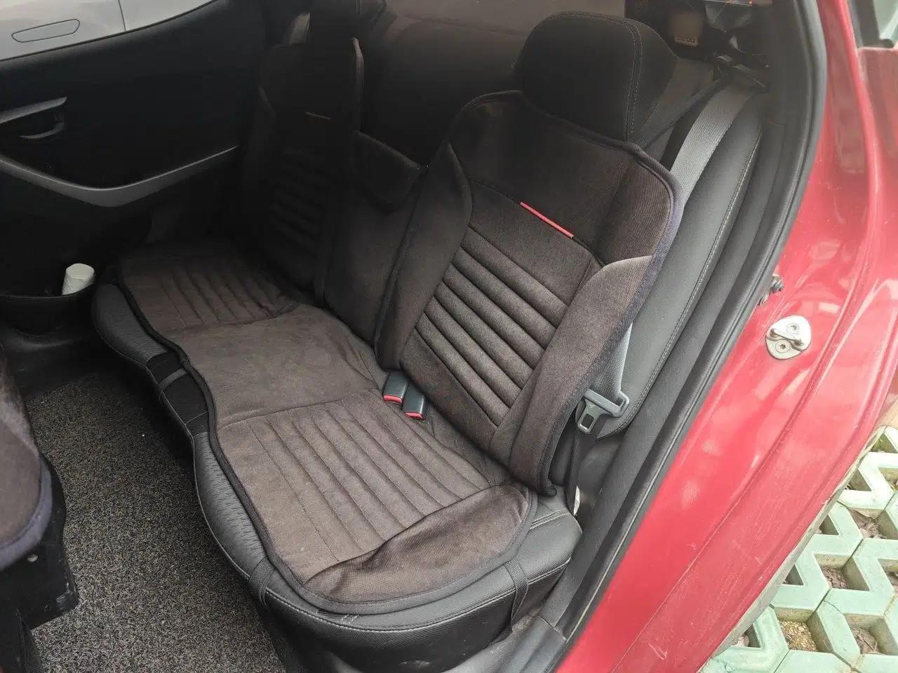 Hyundai Elantra (5th Generation / Langdong) 2012 1.6L Automatic Fashion Edition — миниатюра 17