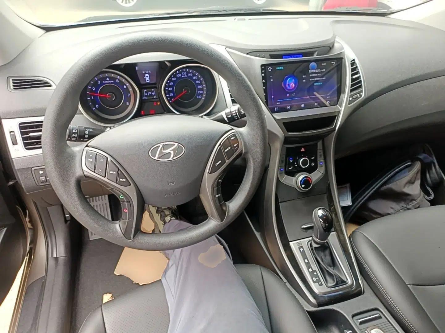 Hyundai Elantra (5th Generation / Langdong) 2015 1.6L Automatic Leading Model — миниатюра 12