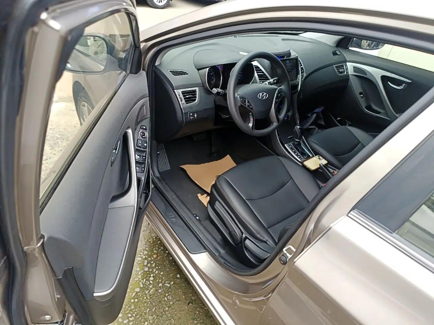 Hyundai Elantra (5th Generation / Langdong) 2015 1.6L Automatic Leading Model — миниатюра 18