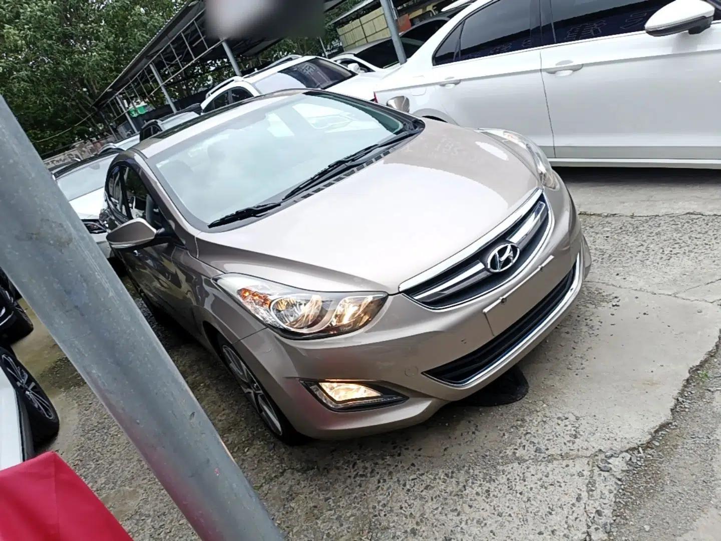Hyundai Elantra (5th Generation / Langdong) 2015 1.6L Automatic Leading Model — миниатюра 3