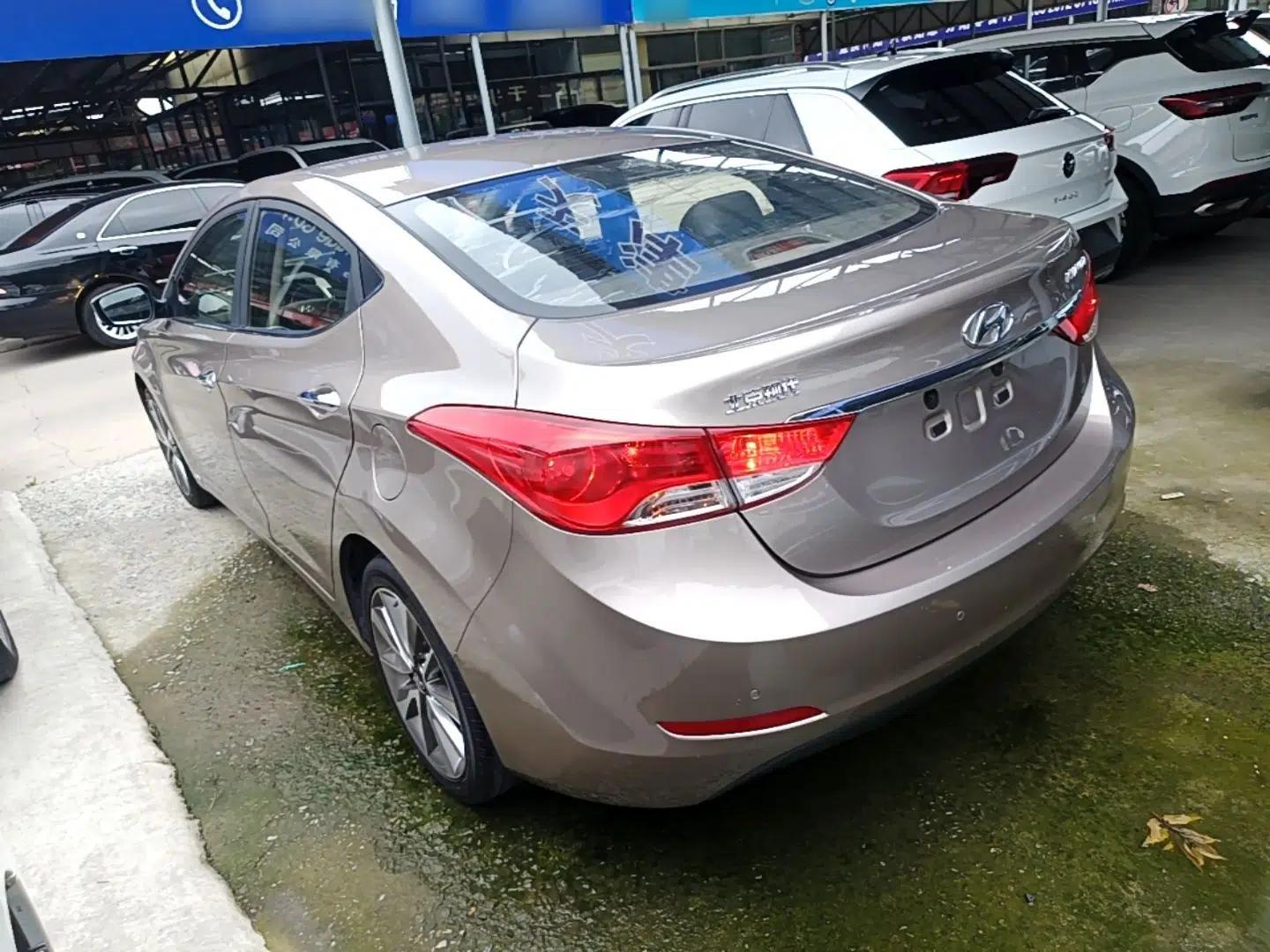 Hyundai Elantra (5th Generation / Langdong) 2015 1.6L Automatic Leading Model — миниатюра 4