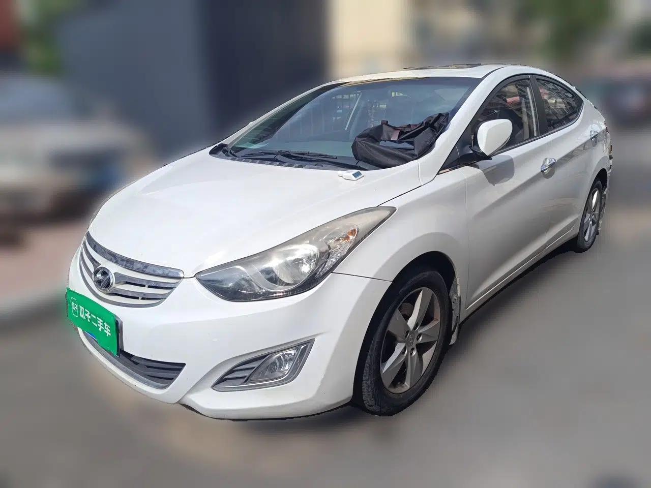 Hyundai Elantra (5th Generation / Langdong) 2012 1.6L Manual Leading Model — миниатюра 1
