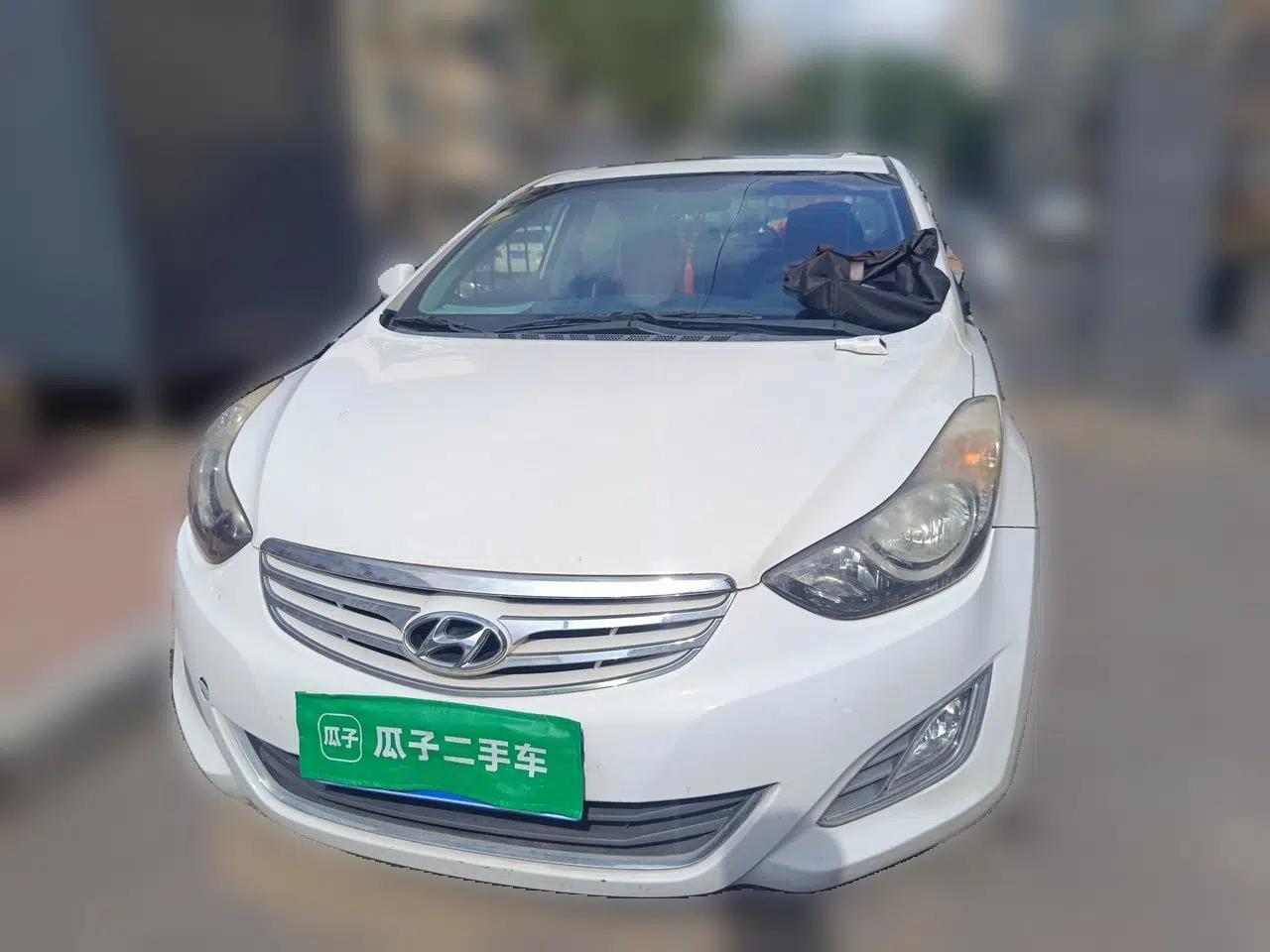 Hyundai Elantra (5th Generation / Langdong) 2012 1.6L Manual Leading Model — миниатюра 2
