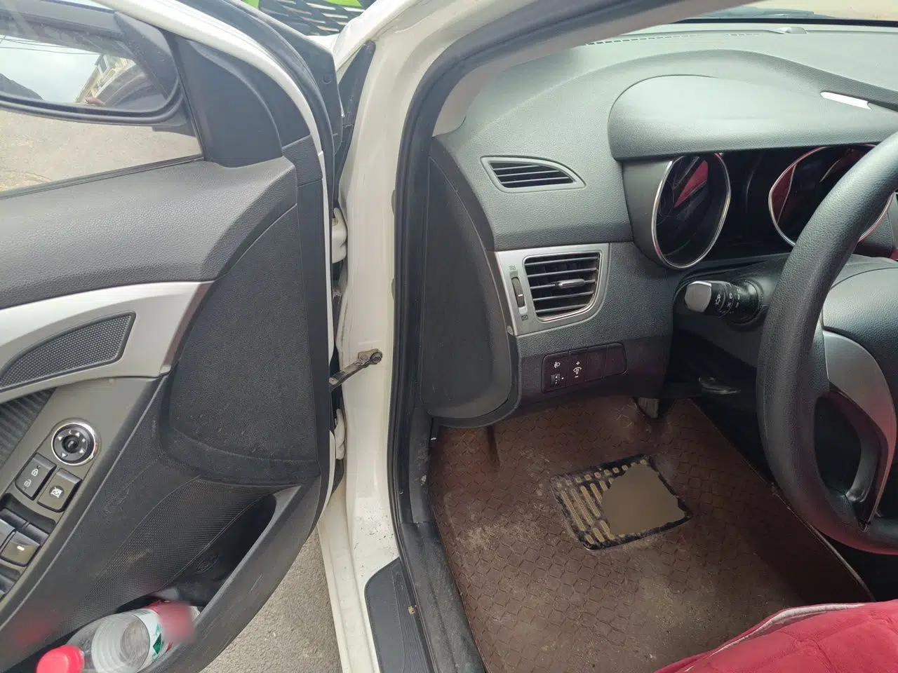 Hyundai Elantra (5th Generation / Langdong) 2012 1.6L Manual Leading Model — миниатюра 16