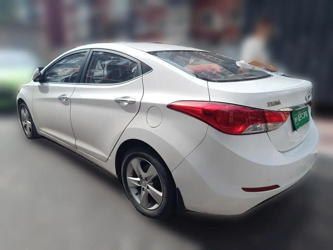 Hyundai Elantra (5th Generation / Langdong) 2012 1.6L Manual Leading Model — миниатюра 4