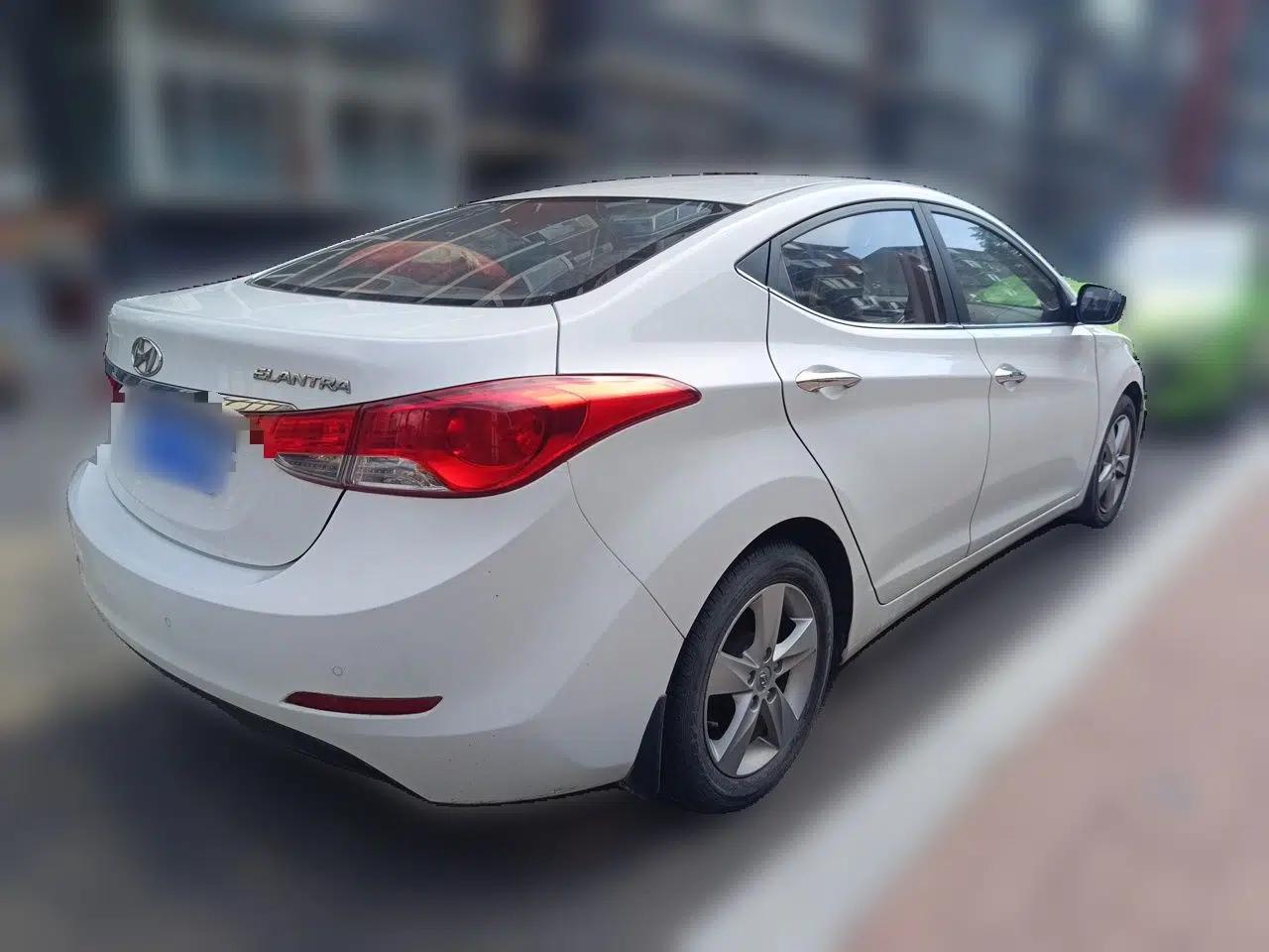 Hyundai Elantra (5th Generation / Langdong) 2012 1.6L Manual Leading Model — миниатюра 6