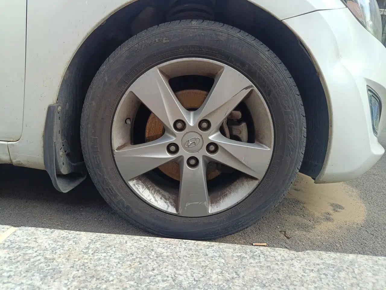 Hyundai Elantra (5th Generation / Langdong) 2012 1.6L Manual Leading Model — миниатюра 8