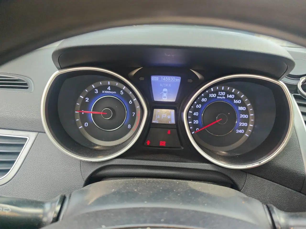 Hyundai Elantra (5th Generation / Langdong) 2015 1.6L Automatic Leading Model — миниатюра 11