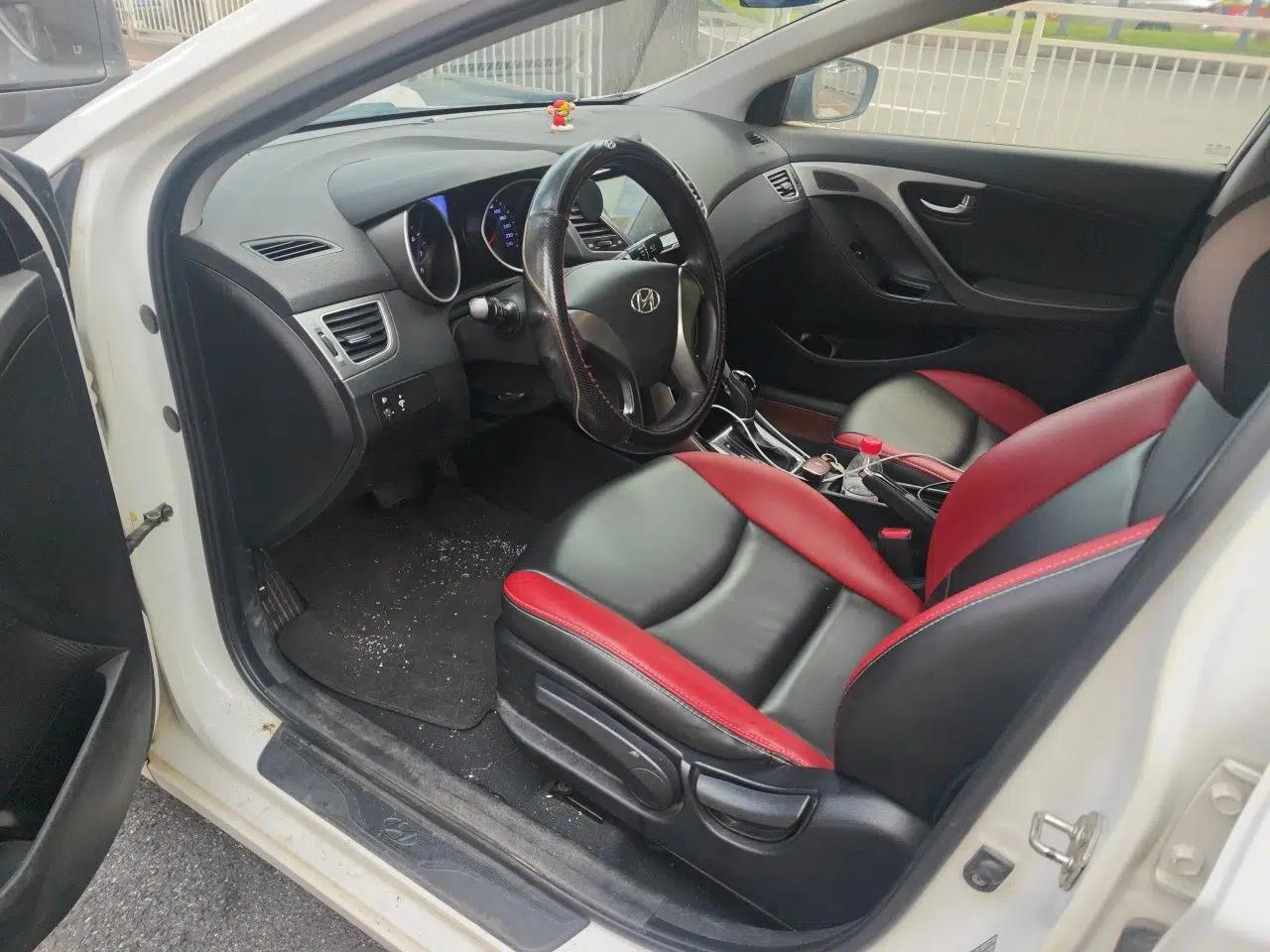Hyundai Elantra (5th Generation / Langdong) 2015 1.6L Automatic Leading Model — миниатюра 16