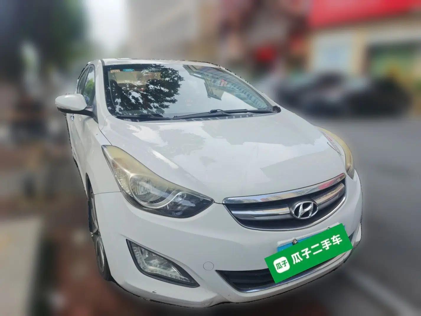 Hyundai Elantra (5th Generation / Langdong) 2015 1.6L Automatic Leading Model — миниатюра 3