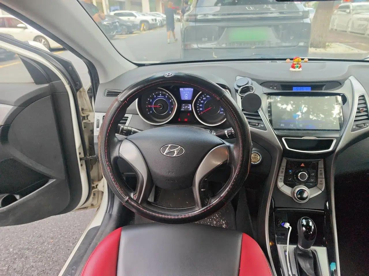 Hyundai Elantra (5th Generation / Langdong) 2015 1.6L Automatic Leading Model — миниатюра 10