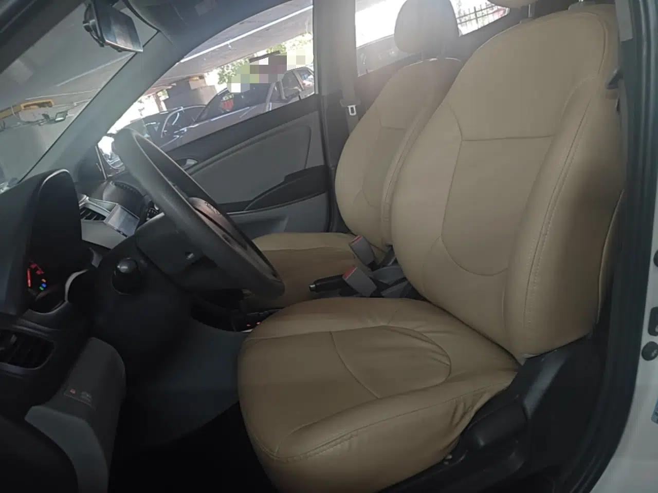 Hyundai Verna (older generation) 2016 1.4L Automatic Smart GLS — миниатюра 17