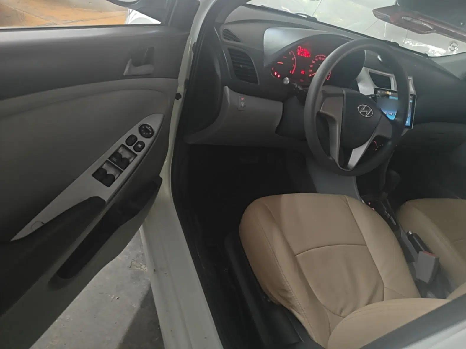 Hyundai Verna (older generation) 2016 1.4L Automatic Smart GLS — миниатюра 18