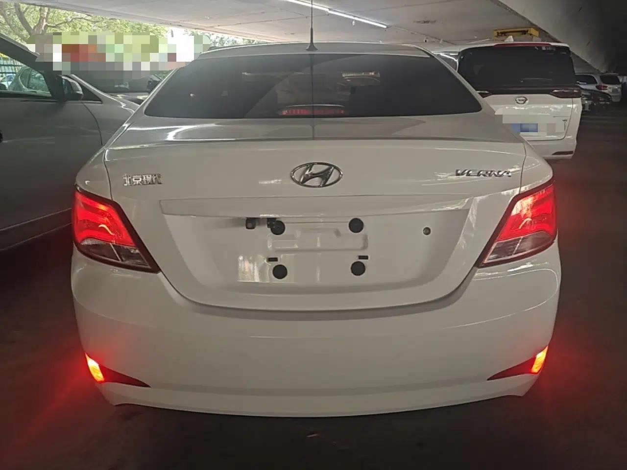 Hyundai Verna (older generation) 2016 1.4L Automatic Smart GLS — миниатюра 5