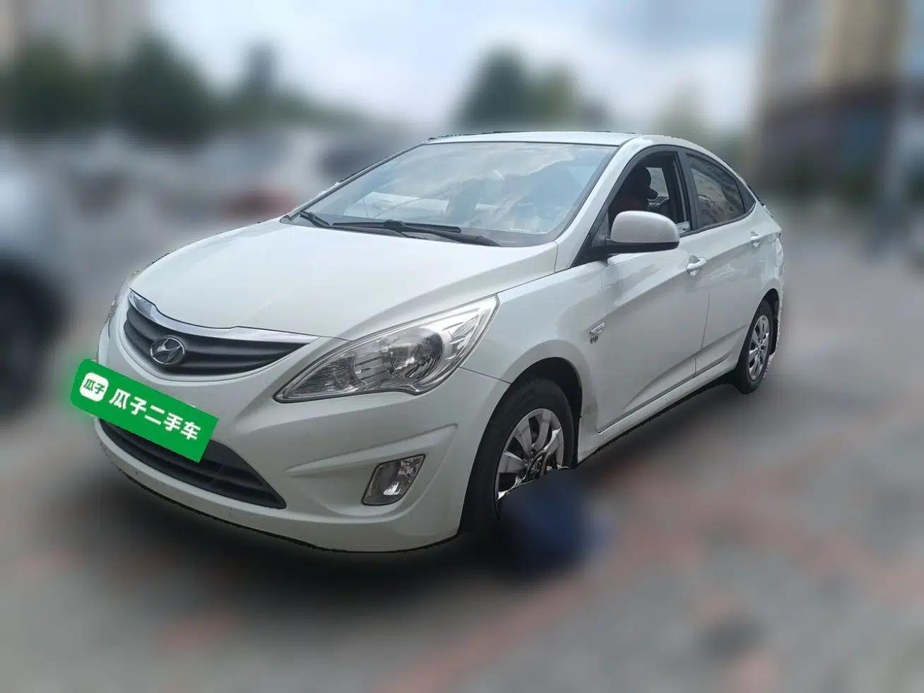 Hyundai Verna (older generation) 2014 1.4L Manual Smart GLS Trim — миниатюра 1