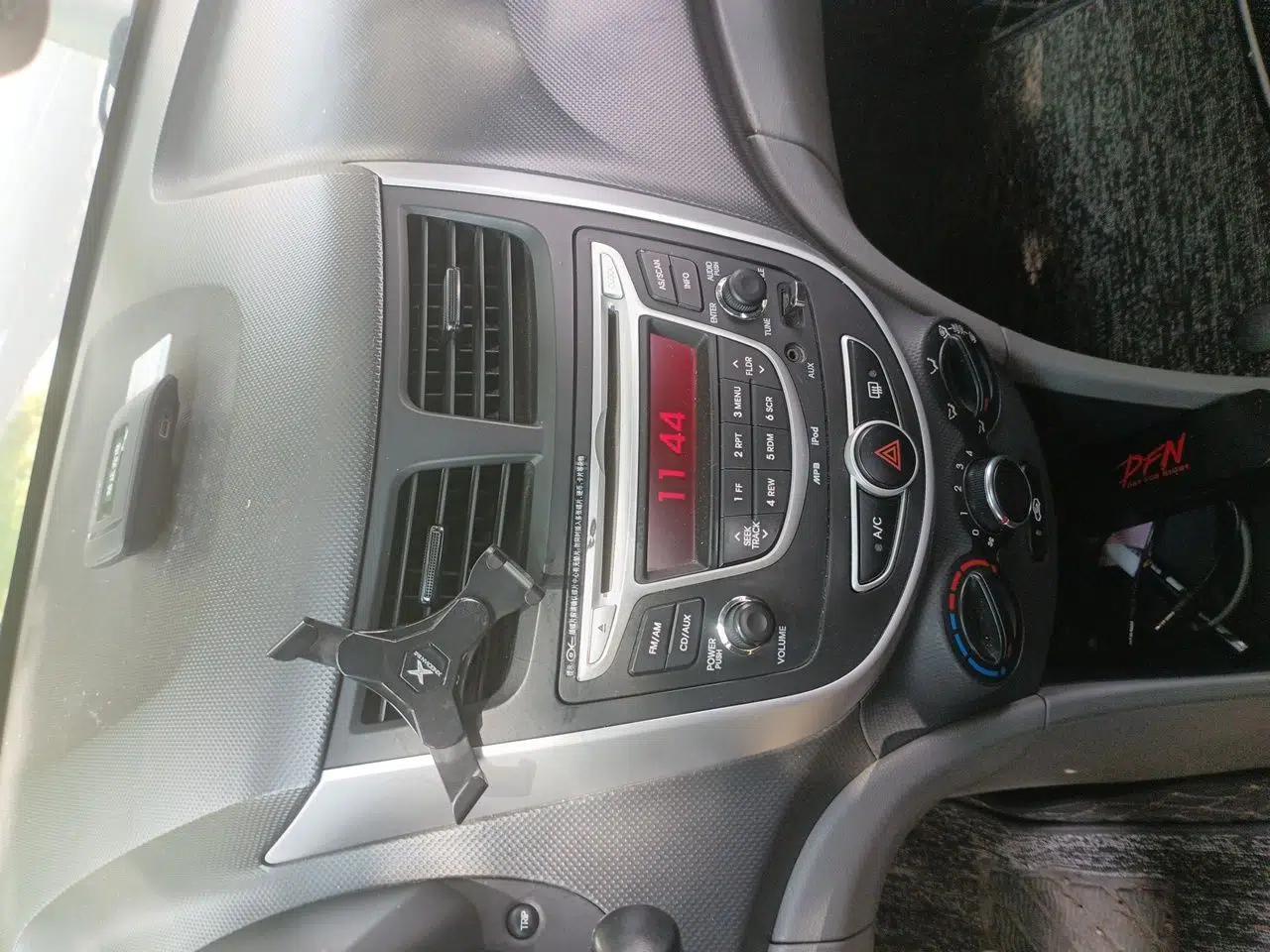 Hyundai Verna (older generation) 2014 1.4L Manual Smart GLS Trim — миниатюра 13
