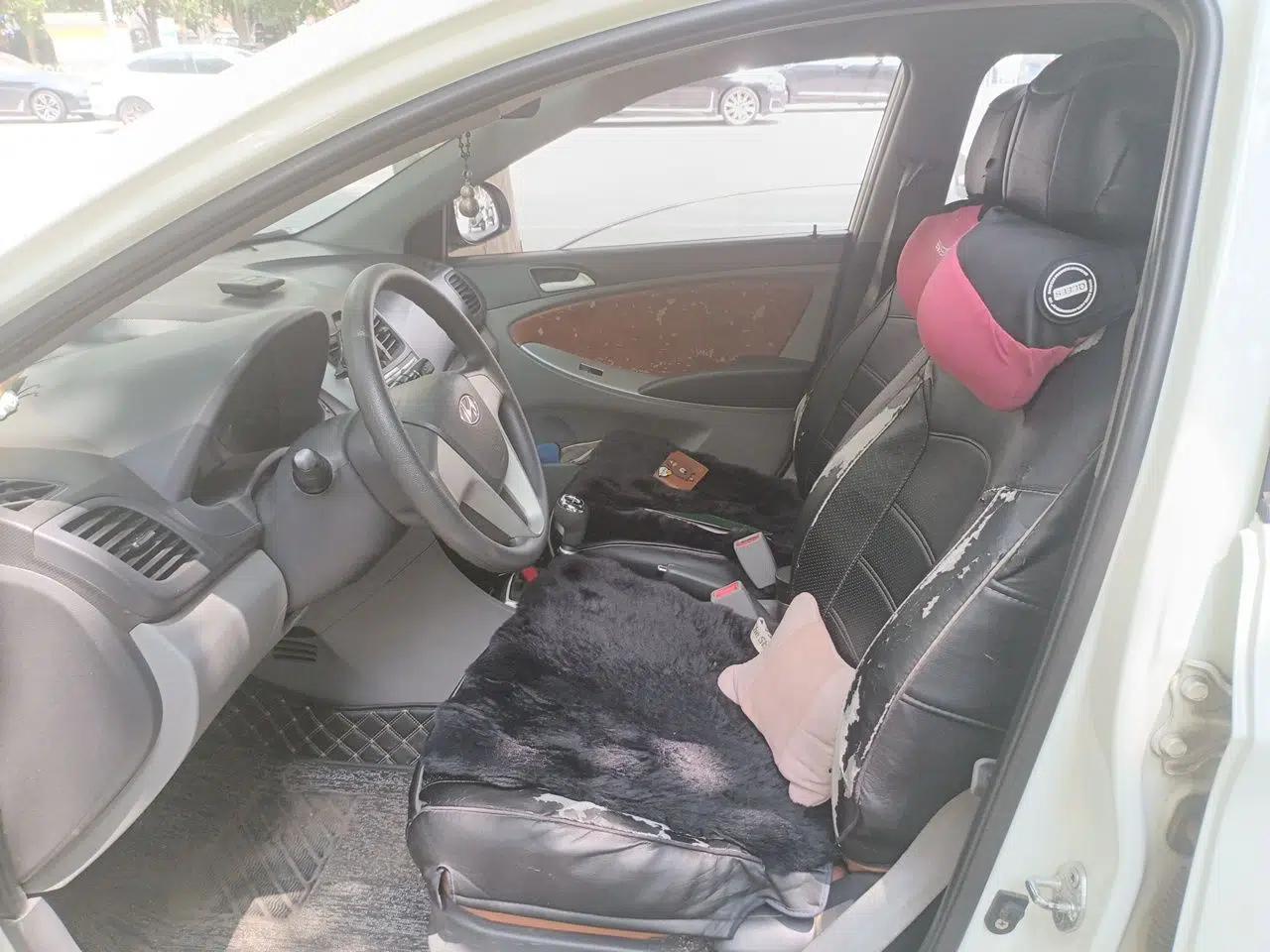Hyundai Verna (older generation) 2014 1.4L Manual Smart GLS Trim — миниатюра 15