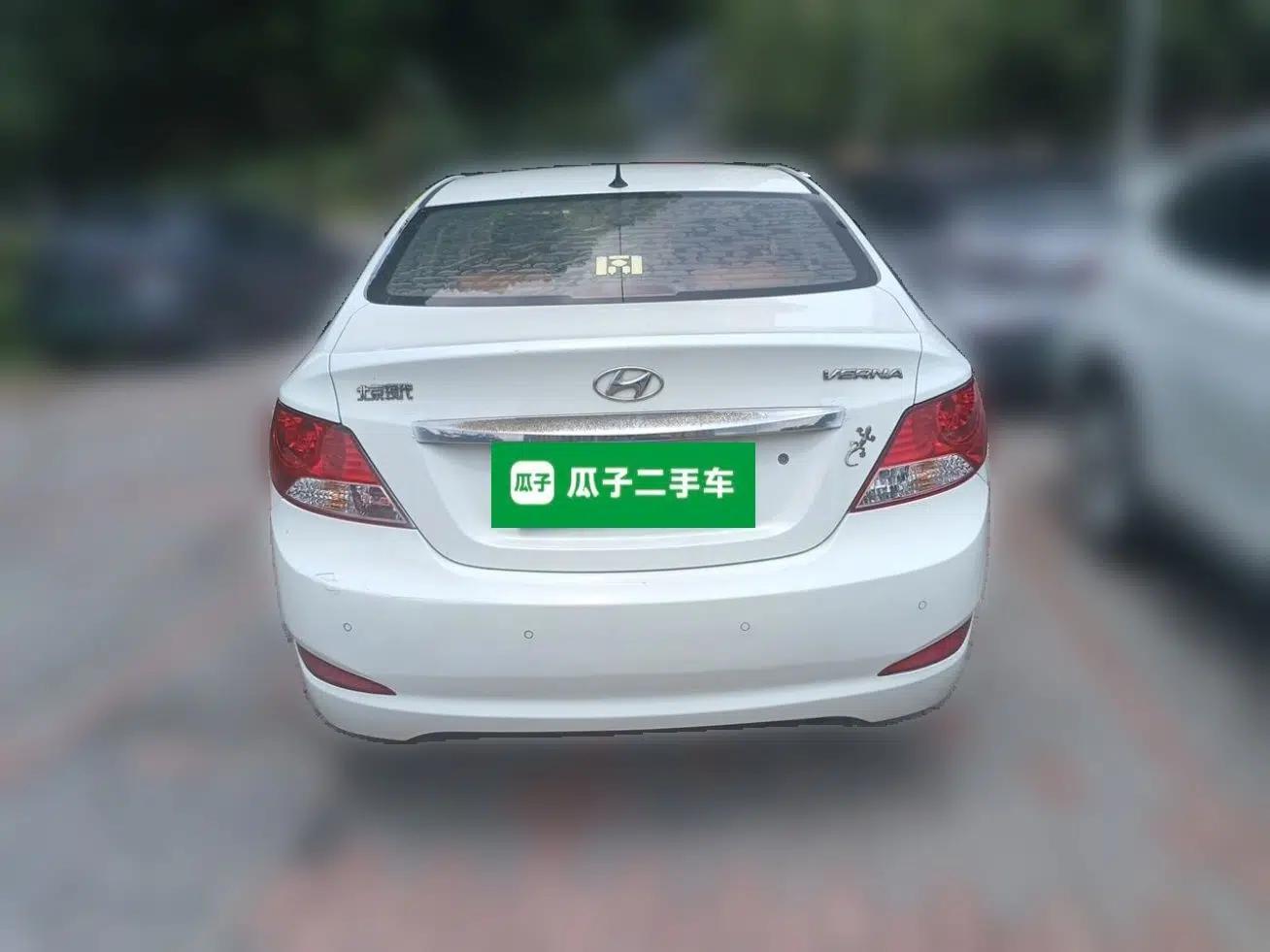 Hyundai Verna (older generation) 2014 1.4L Manual Smart GLS Trim — миниатюра 5