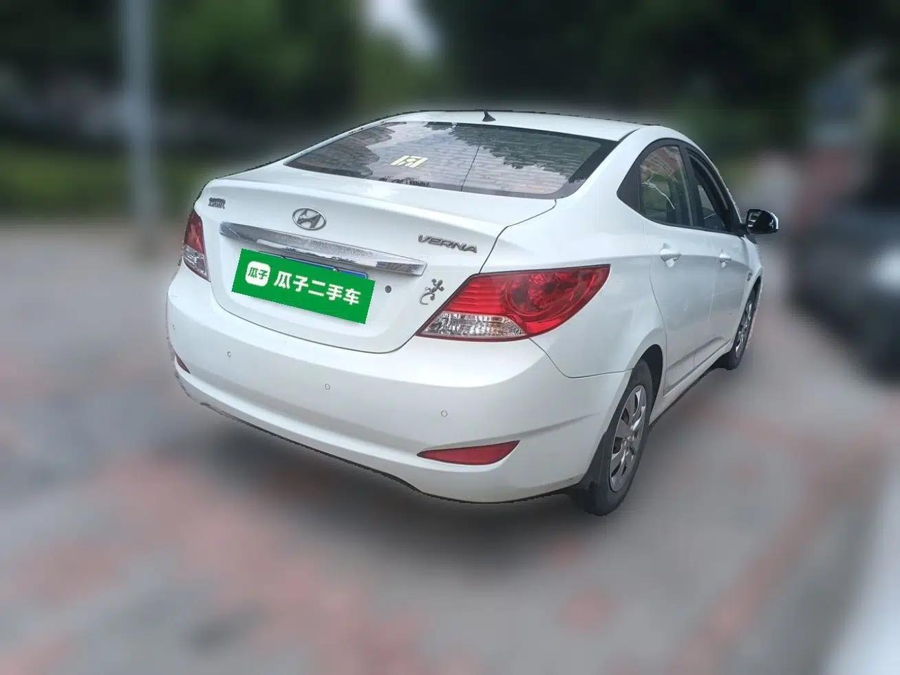 Hyundai Verna (older generation) 2014 1.4L Manual Smart GLS Trim — миниатюра 6
