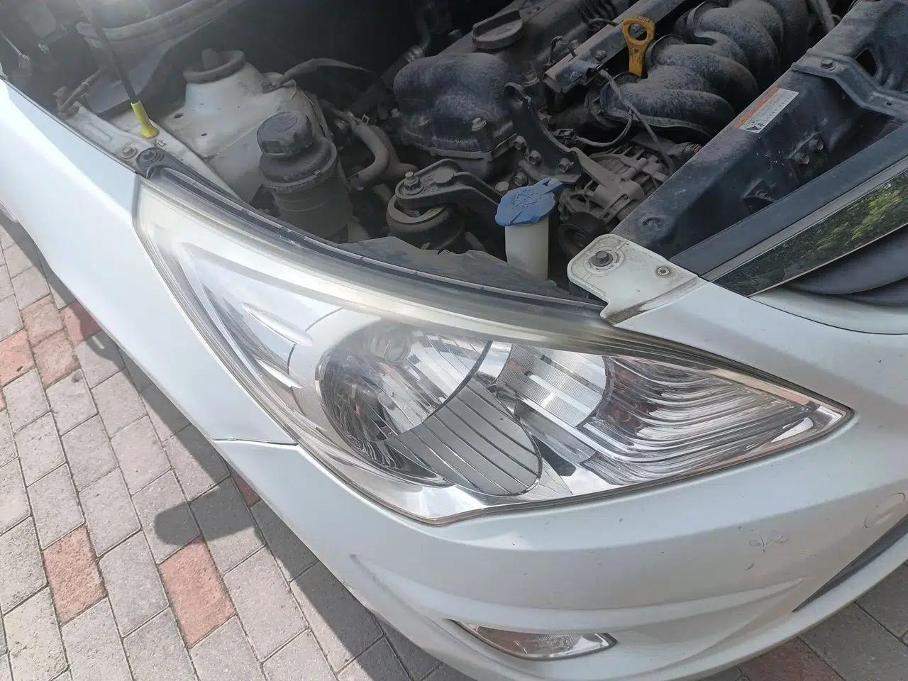 Hyundai Verna (older generation) 2014 1.4L Manual Smart GLS Trim — миниатюра 7