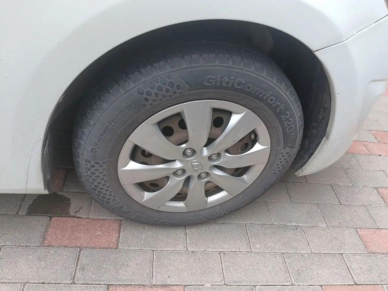 Hyundai Verna (older generation) 2014 1.4L Manual Smart GLS Trim — миниатюра 8