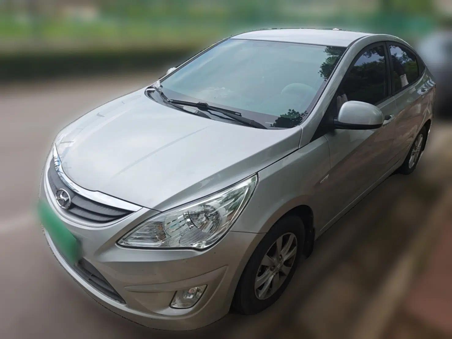 Hyundai Verna (older generation) 2010 Sedan 1.4L Manual Comfort GS — миниатюра 1
