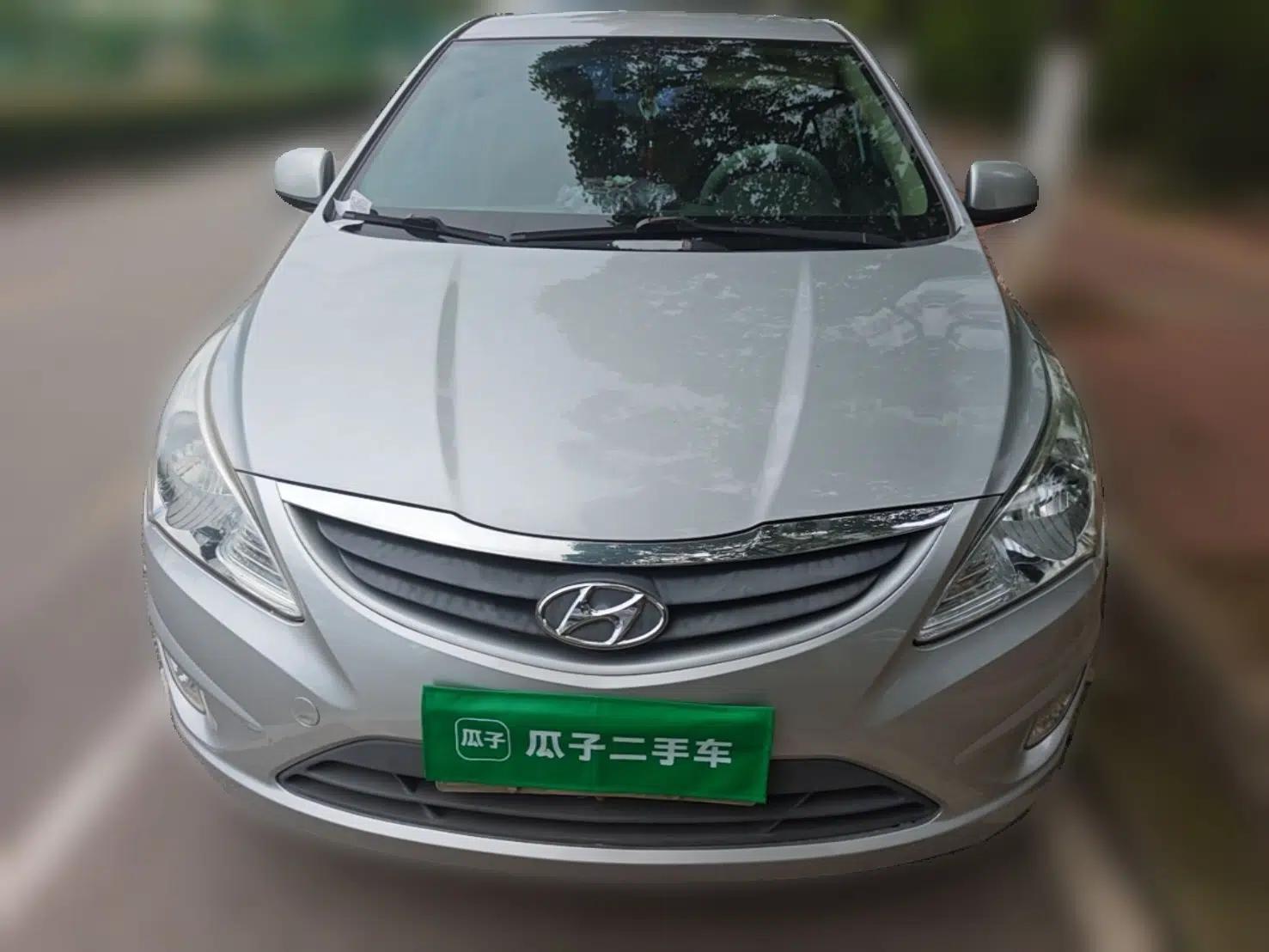 Hyundai Verna (older generation) 2010 Sedan 1.4L Manual Comfort GS — миниатюра 2