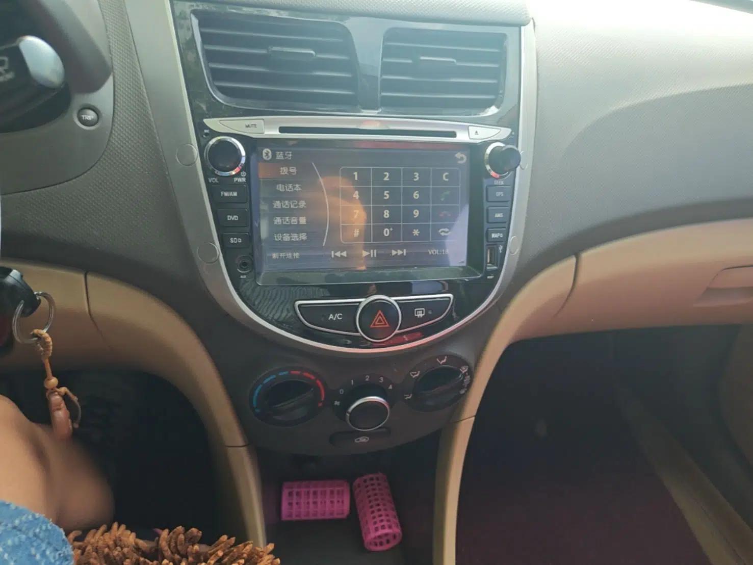 Hyundai Verna (older generation) 2010 Sedan 1.4L Manual Comfort GS — миниатюра 13