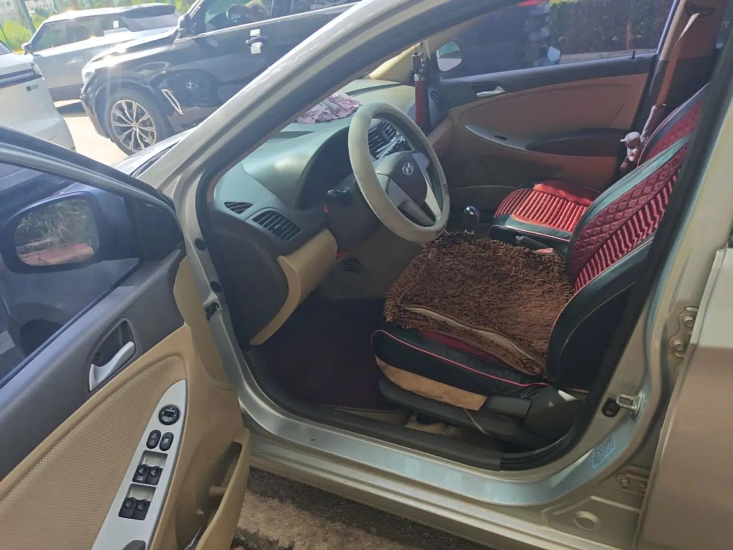 Hyundai Verna (older generation) 2010 Sedan 1.4L Manual Comfort GS — миниатюра 16